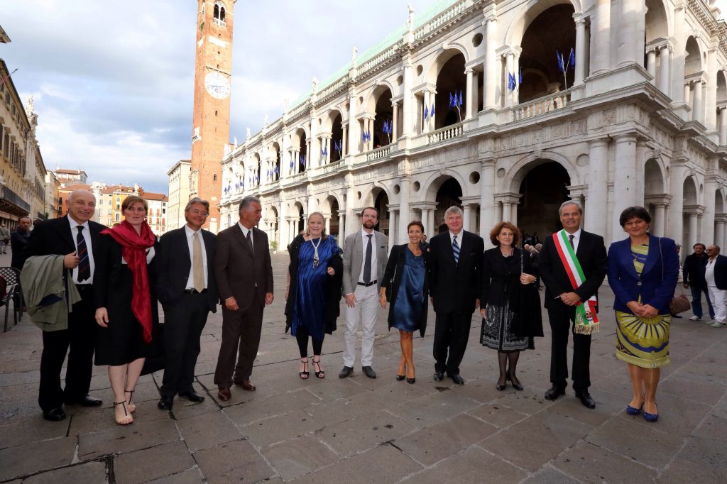 Basilica Palladiana, scoperta la targa dell’Unione Europea