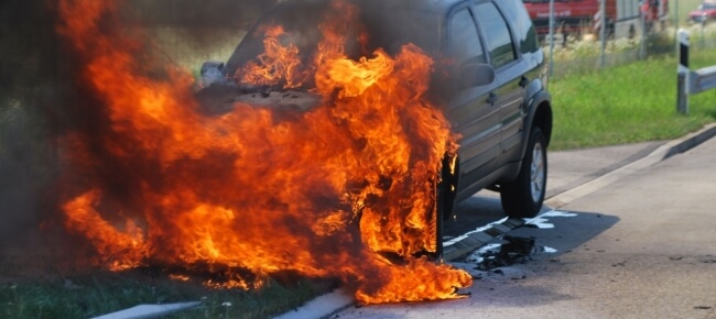 GRISIGNANO – Auto in fiamme: traffico in tilt in autostrada