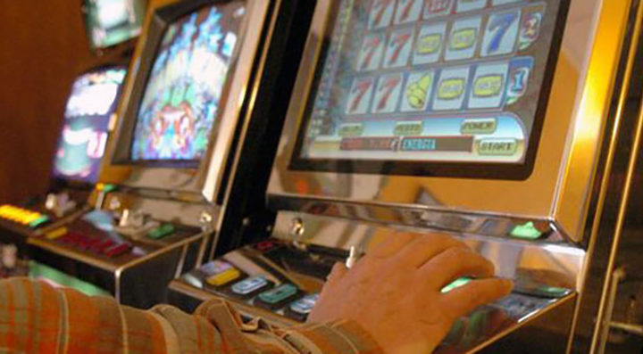 MUSSOLENTE – Videopoker scassinati: 6 mila euro di bottino