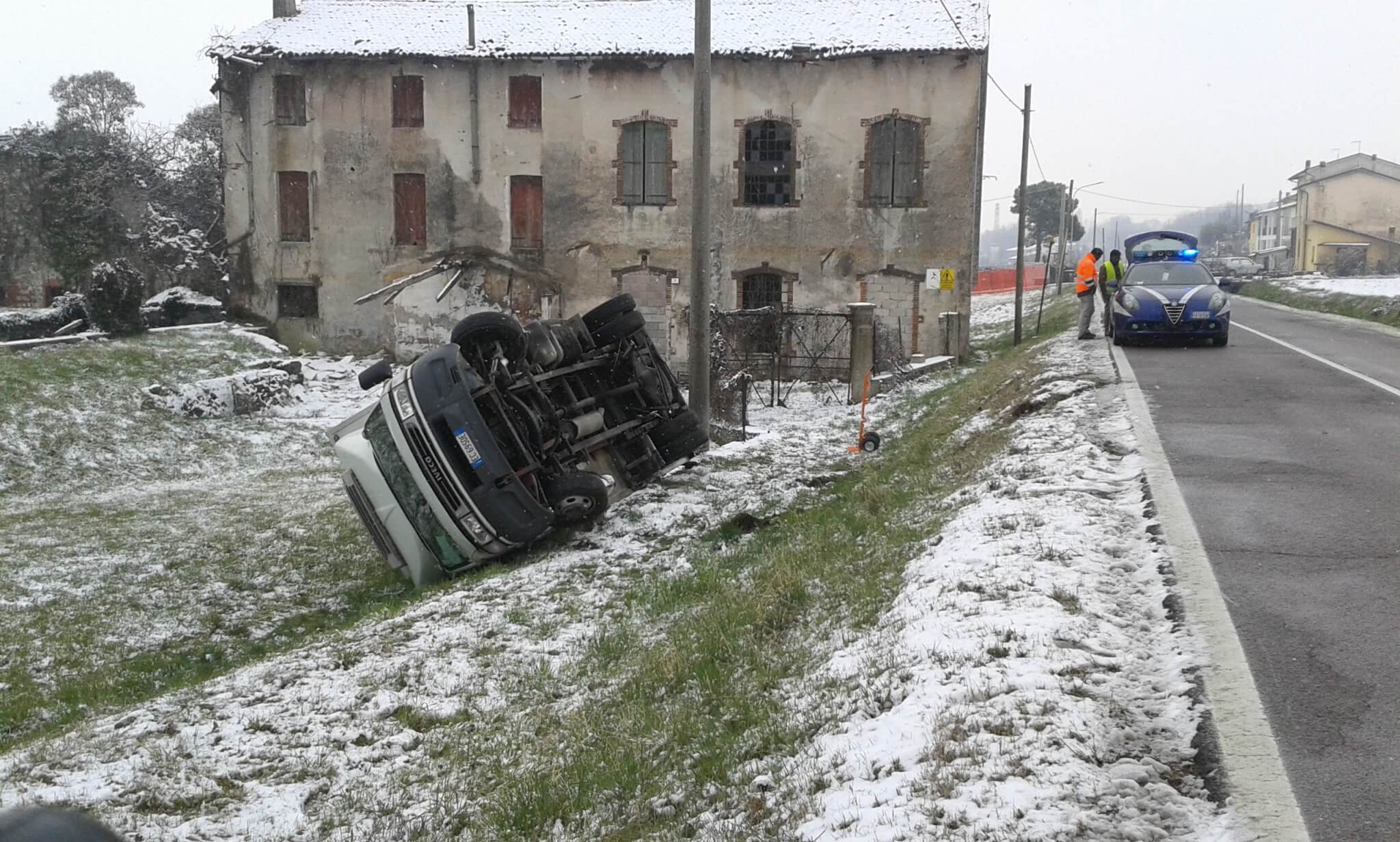 Il ghiaccio si è sciolto. E a Le Gru ora la pista è per le auto  telecomandate - 24 Ovest