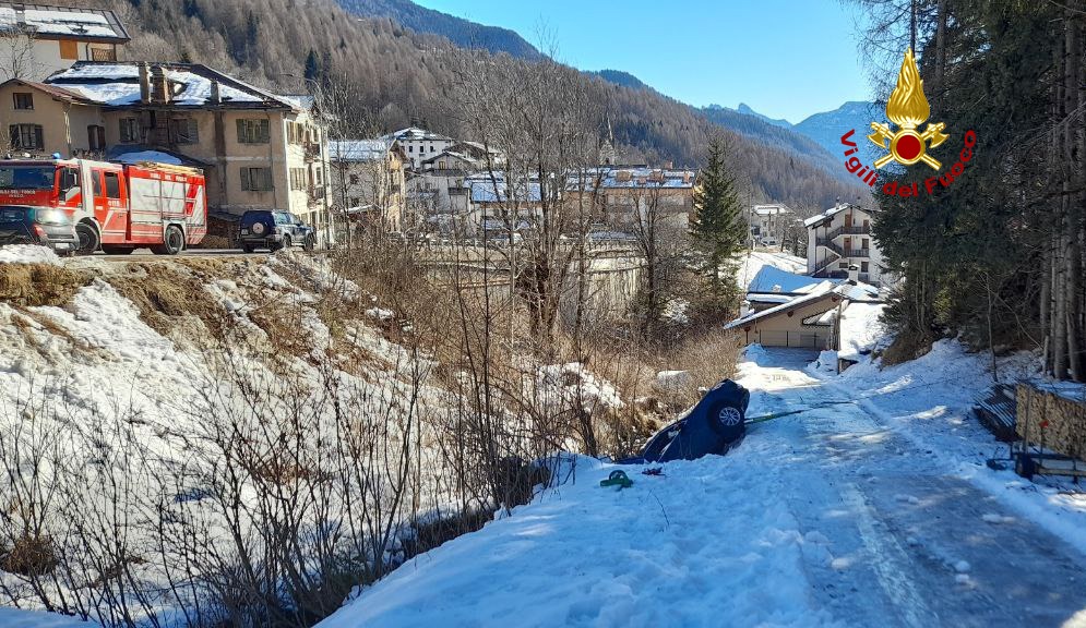 VENETO – Auto finisce in un dirupo: muore una donna (FOTO)